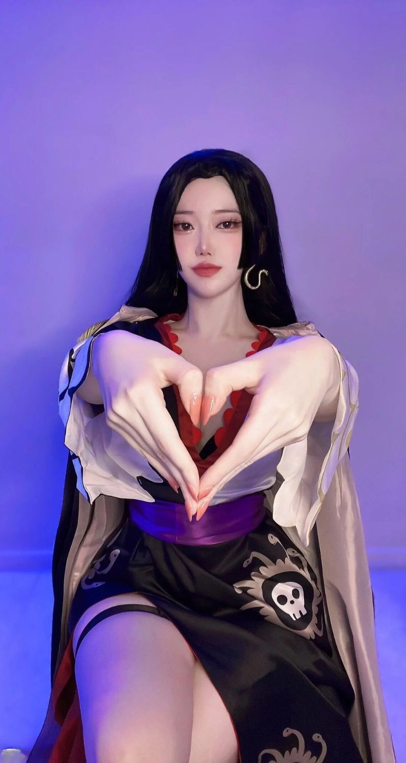 ảnh cosplay boa hancock nóng bỏng