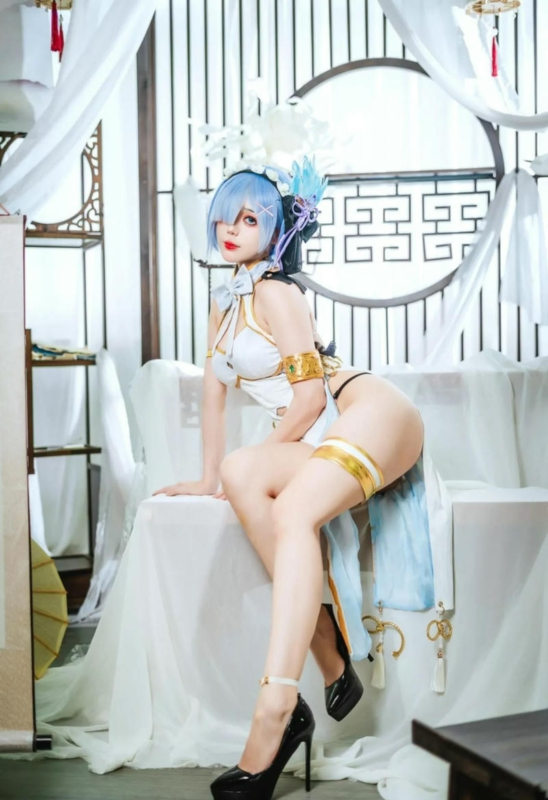 ảnh cosplay rem dâm