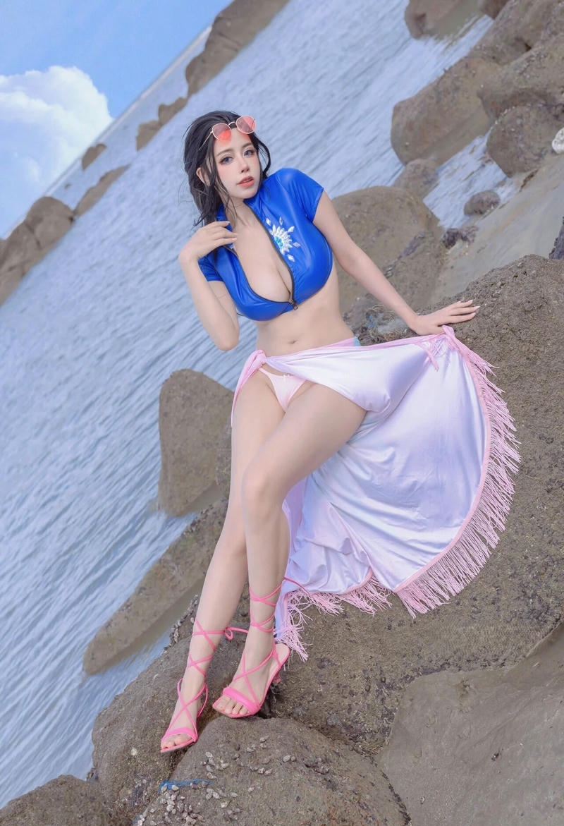 ảnh cosplay robin cực xinh