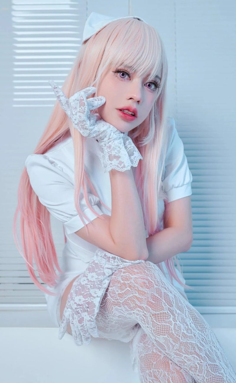 ảnh cosplay y tá đẹp