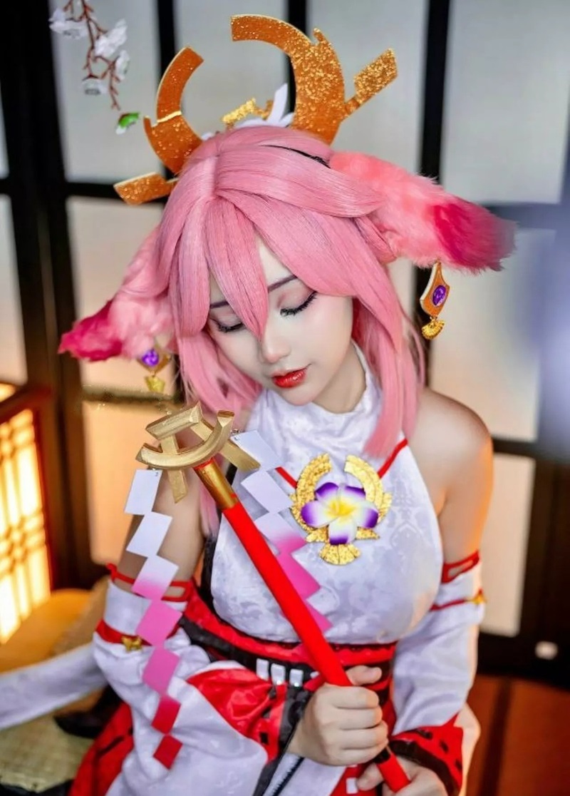 ảnh cosplay yae miko gợi cảm