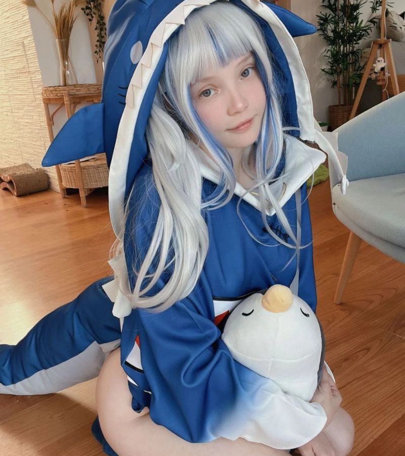 cosplay gura gợi cảm