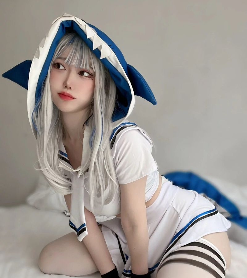 cosplay gura nóng bỏng