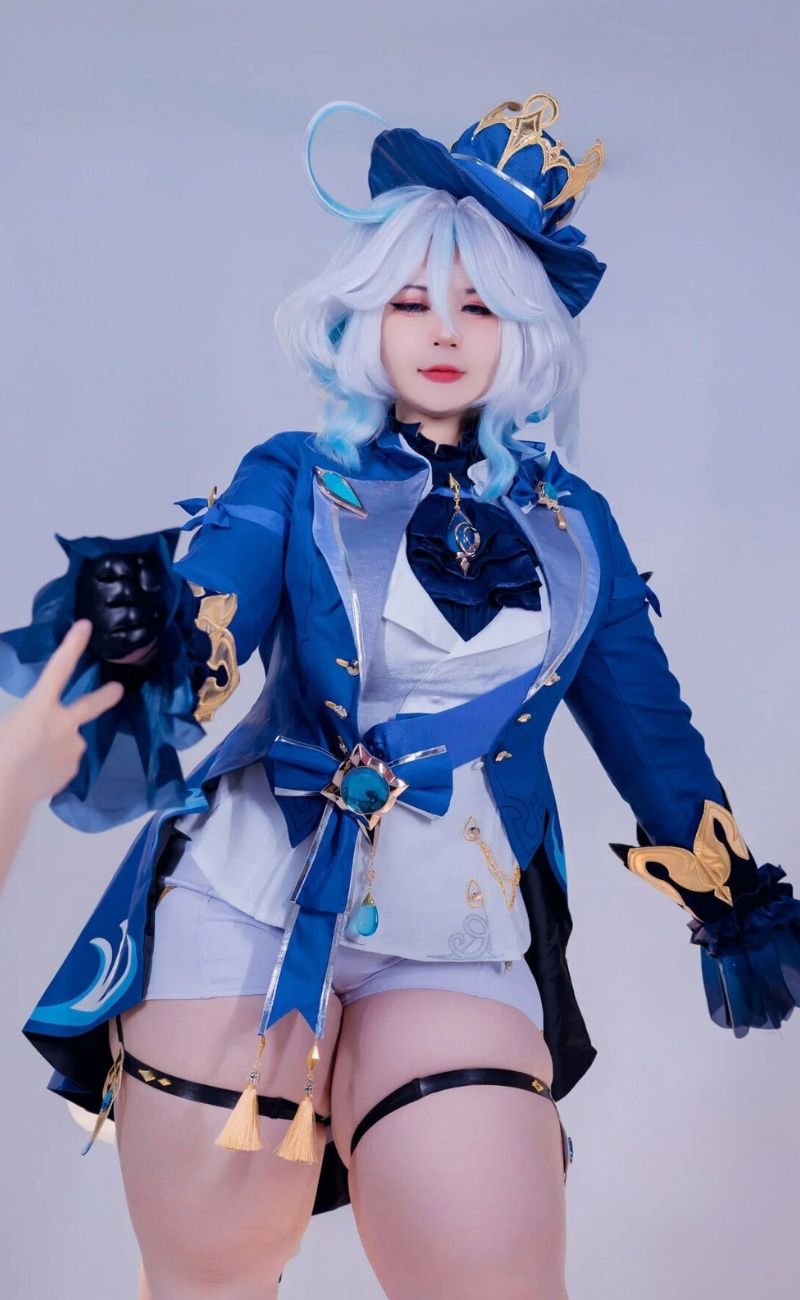 hình ảnh cosplay furina dễ thương