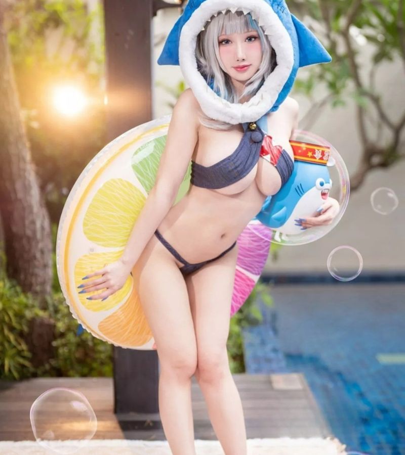 hình ảnh cosplay gura