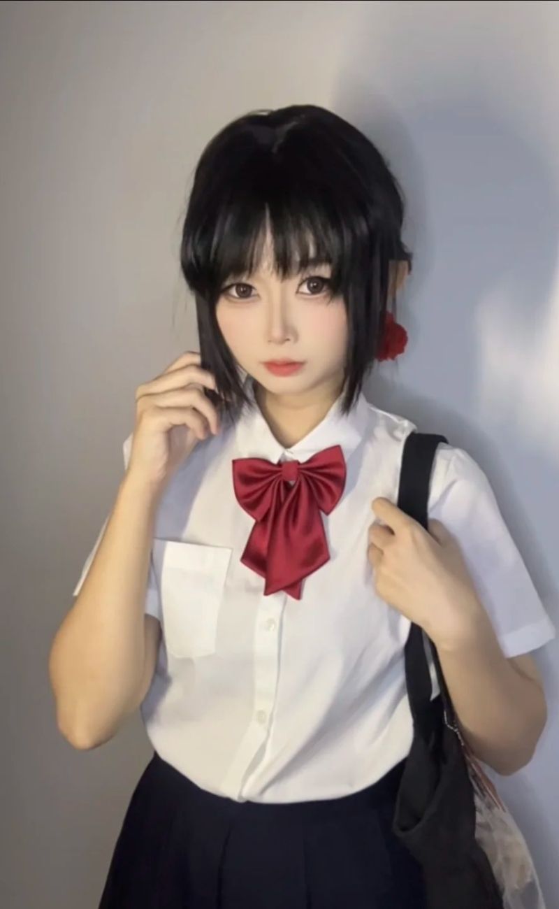 hình ảnh cosplay học sinh xinh