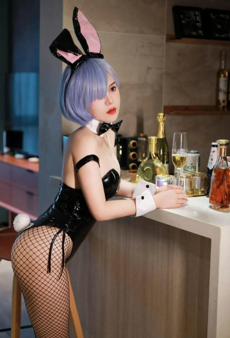 hình ảnh cosplay rem cực xinh