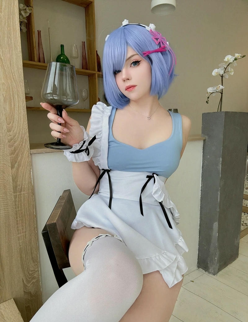 hình ảnh cosplay rem đáng yêu