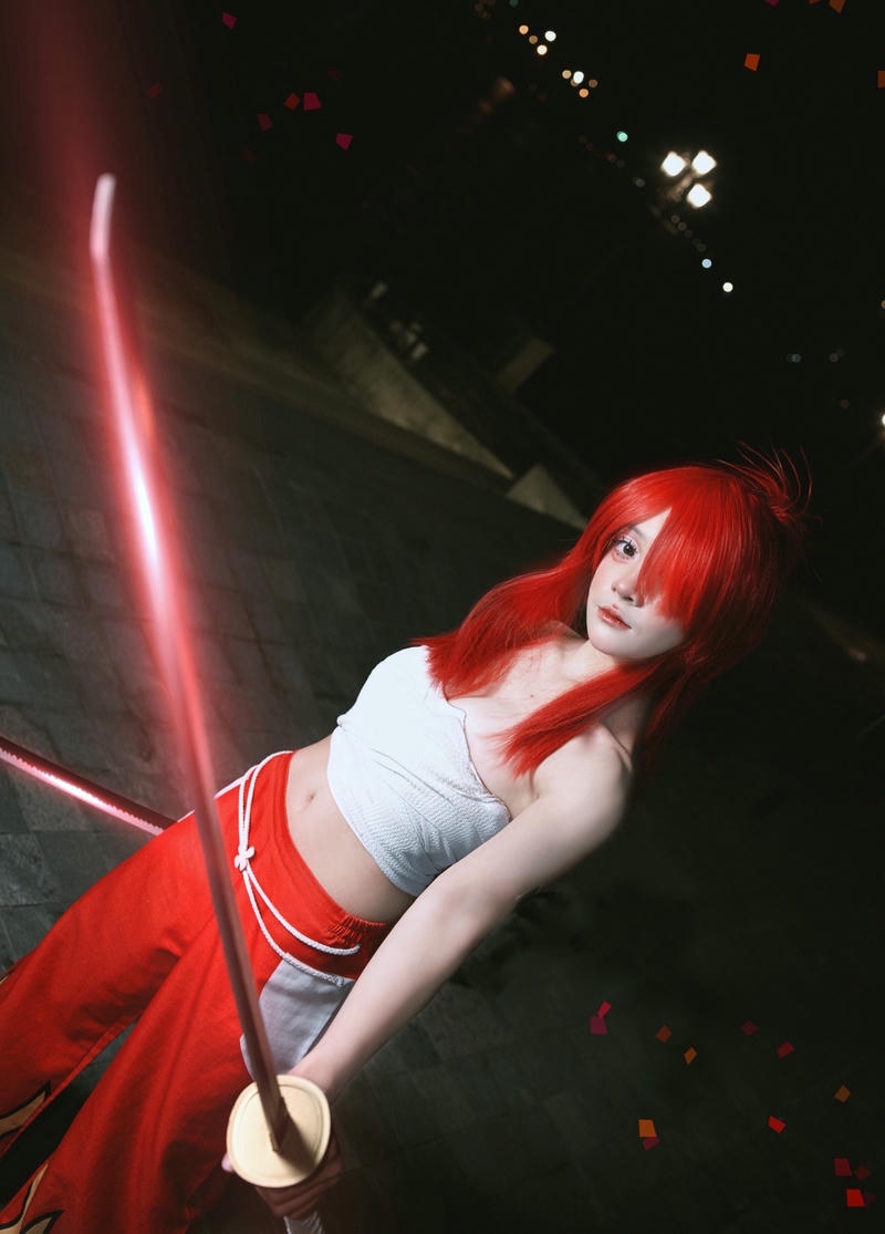 ảnh cosplay erza ngọt nước