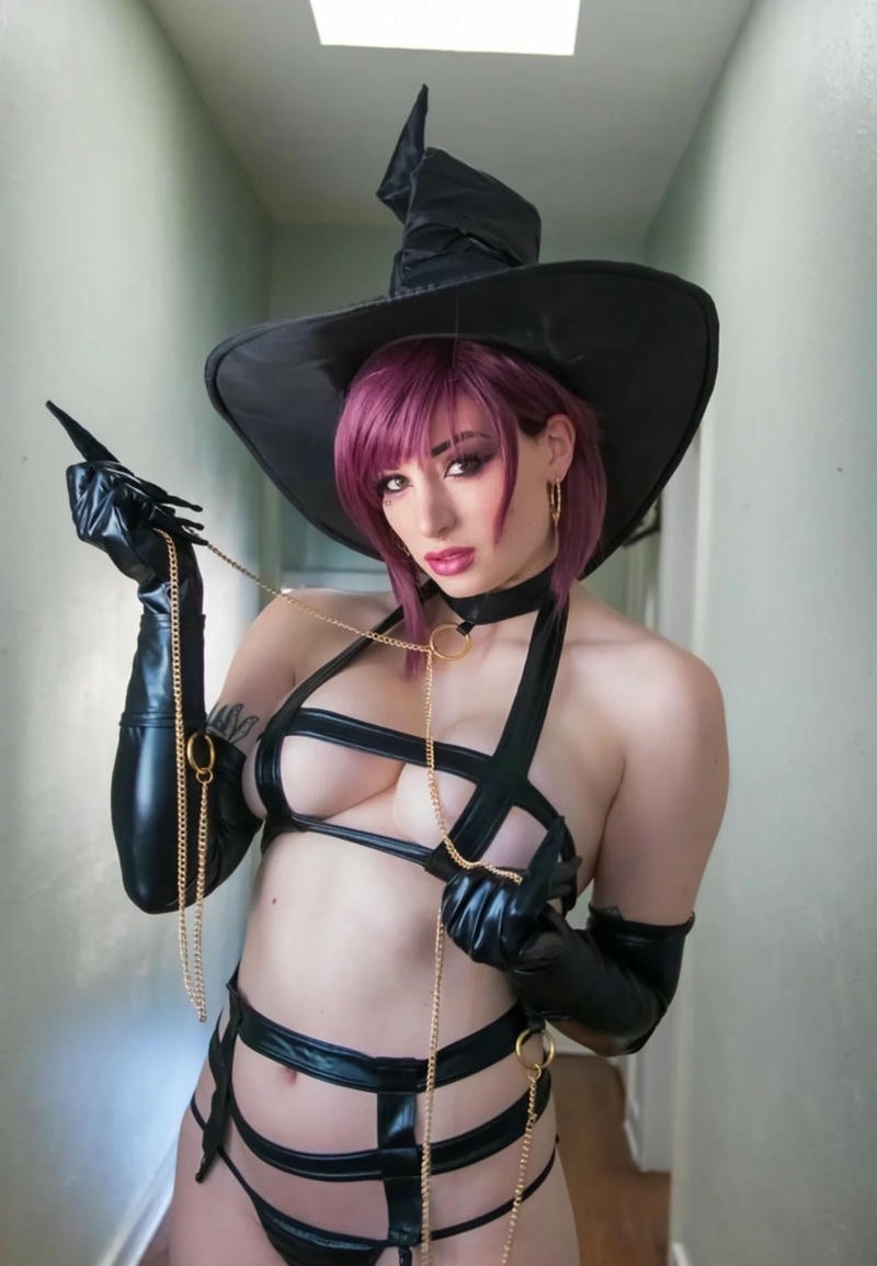 ảnh cosplay phù thủy khiêu dâm