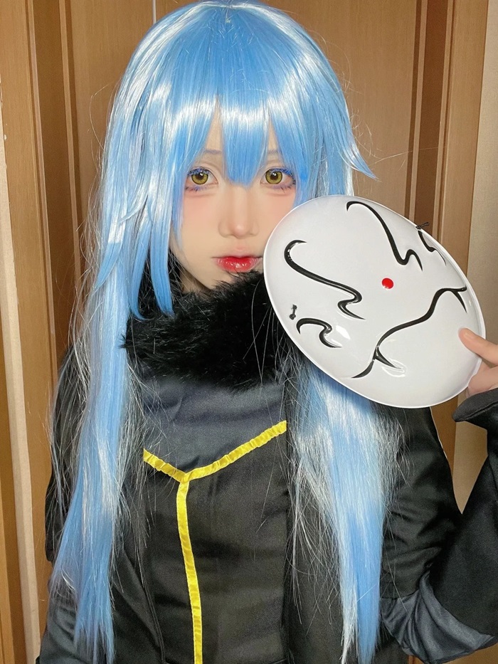 ảnh rimuru cosplay xinh cầm mặt nạ đẹp