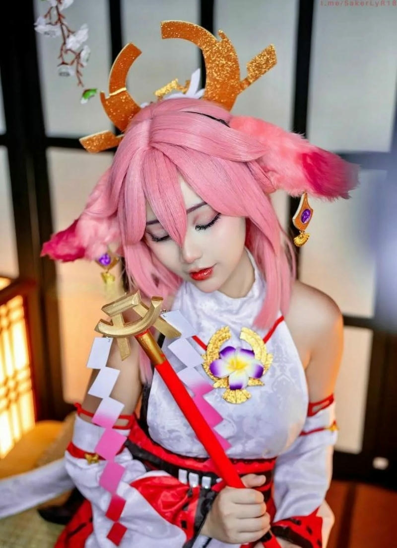 ảnh yae miko cosplay quyễn rũ