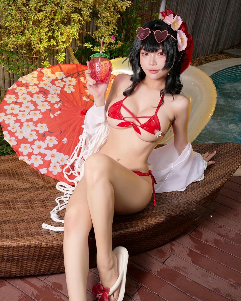 ảnh zinie quỳnh cosplay khiêu gợi