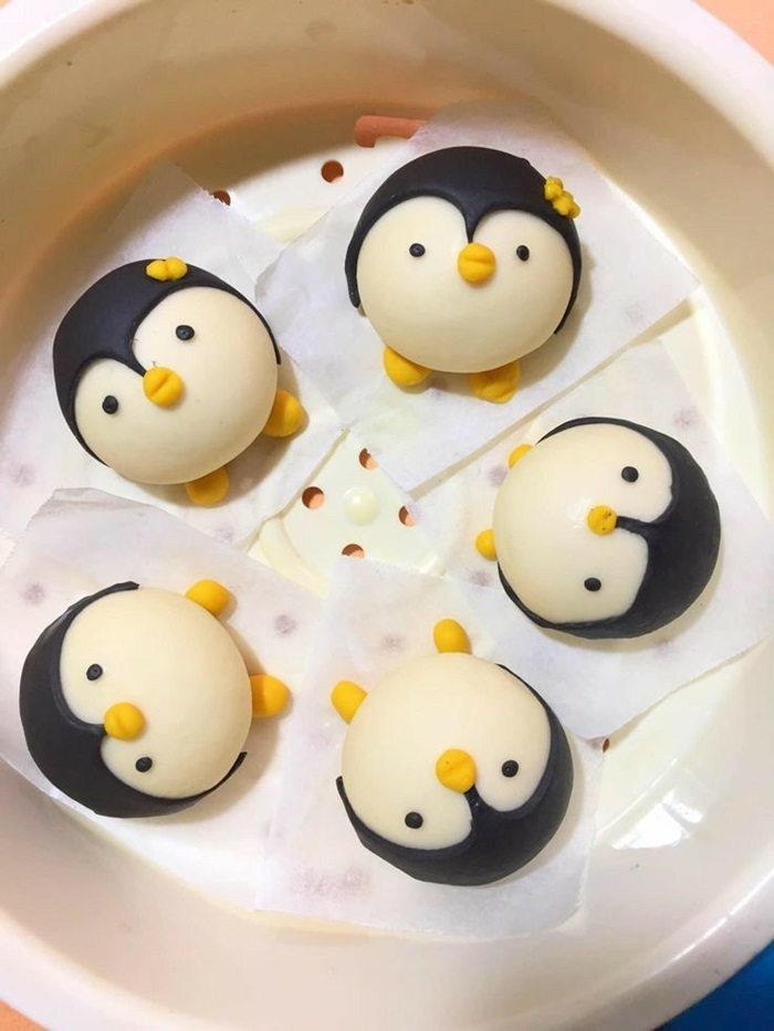 bánh bao chibi hình chim cánh cụt
