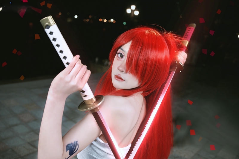 cosplay erza khiêu dâm