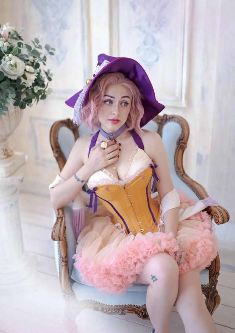 cosplay phù thủy dâm