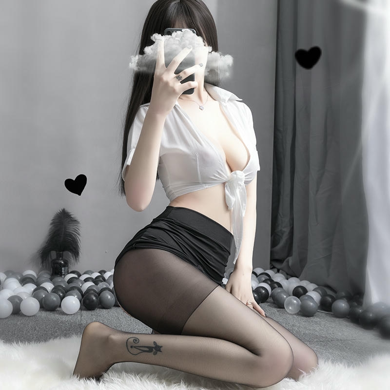 cosplay thư ký mông to che