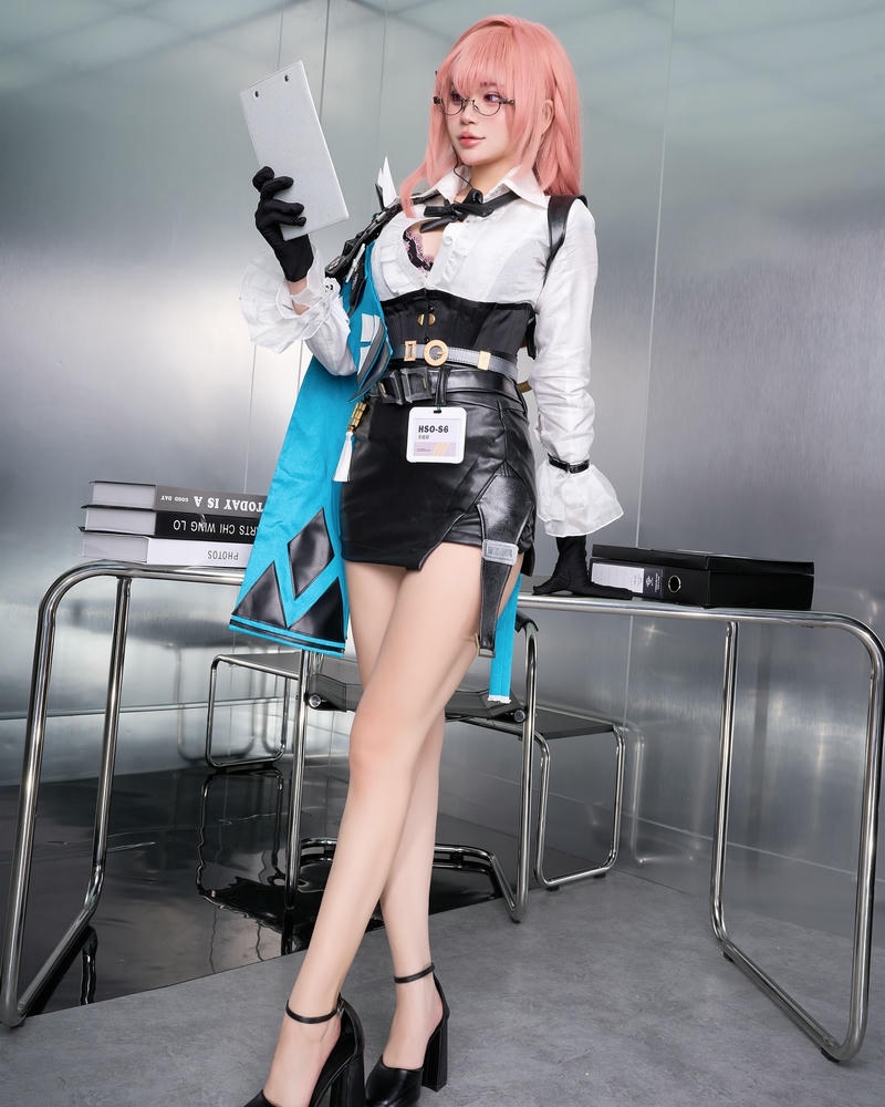 cosplay thư ký nóng bỏng