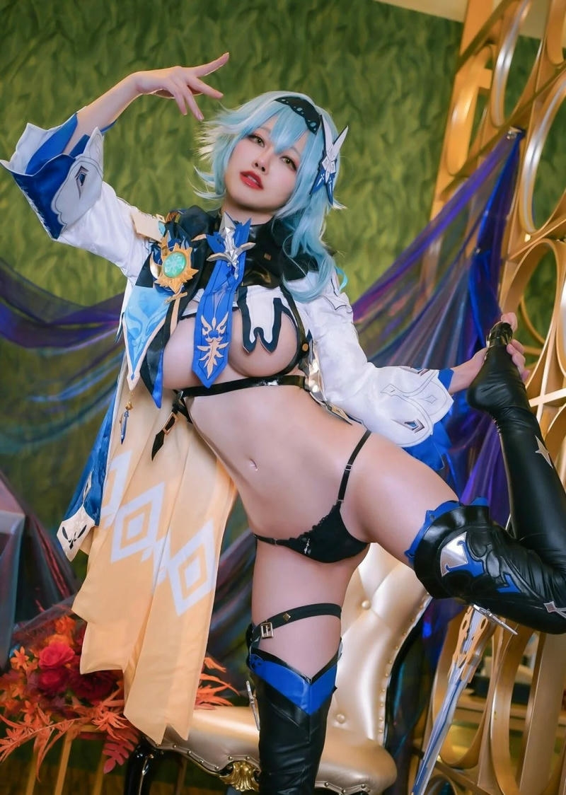 eula cosplay mông to