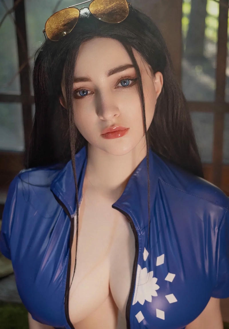 nico robin cosplay ngực to