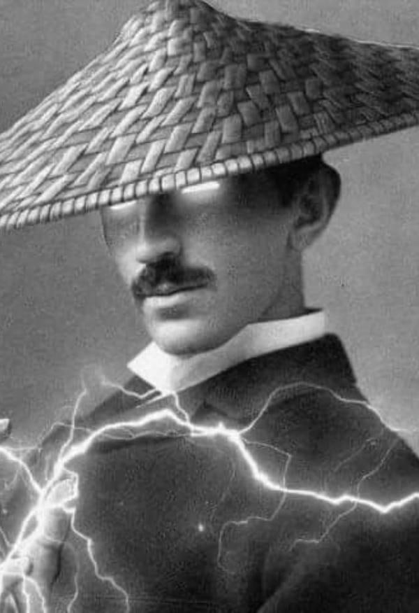 ảnh meme hitler đen trắng