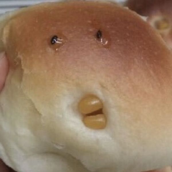 meme crying bánh