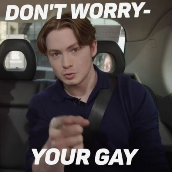 meme gay lo lắng